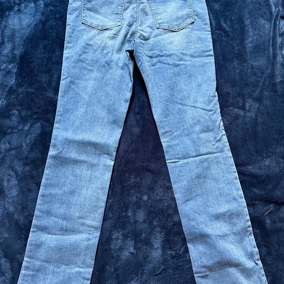 BUFFALO LADIES STRAIGHT LEG JEANS SIZE 6 NWT - Picture 2 of 6